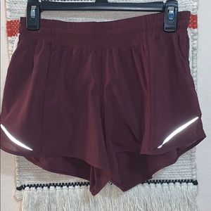 Lululemon Hotty Hot Short II Long 4”